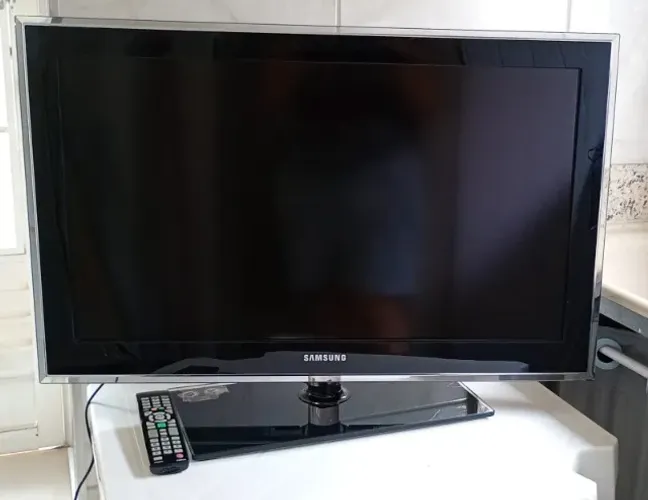 TV LCD Samsung 32´´ Model LN32D550k7 com defeito