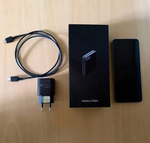 Samsung Galaxy Z Flip6 512GB - 12GB RAM - Completo com Caixa
