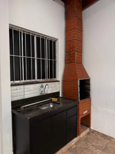 Casa para Venda em Uberlândia, Bom Jesus, 3 dormitórios, 1 suíte, 2 banheiros, 2 vagas