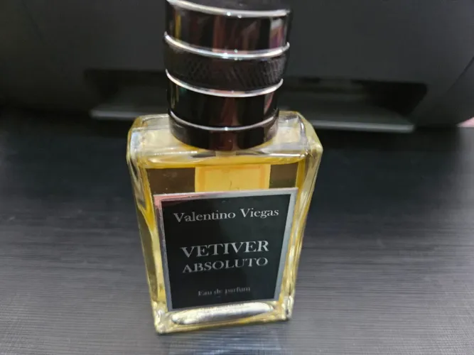 Perfume Vetiver Absoluto- Eau Perfum- Valentino Viegas