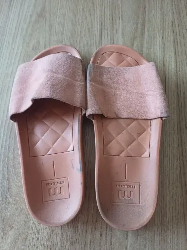 Chinelo Moleca, 37.