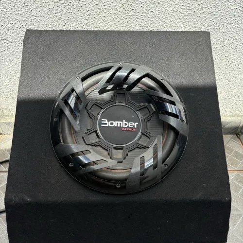 Caixa Vedada + Subwoofer Bomber Carbon