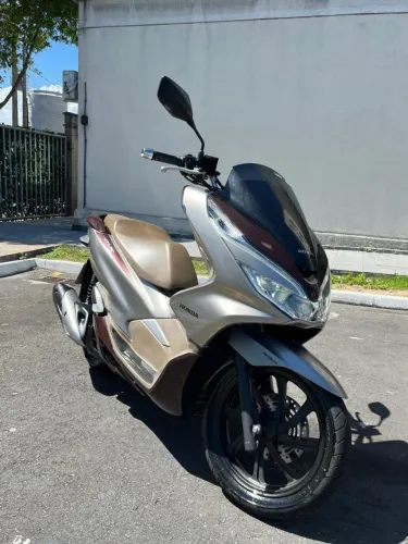 Honda PCX 150 DLX ABS 2022/2022 - Super Conservada!
