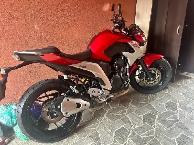Yamaha FZ25 250 Fazer Flex 2020 com apenas 24.000 km zerada pneus novos