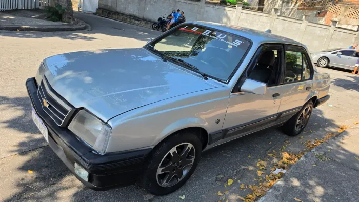 Chevrolet Monza Classic SE 2.0 /mpfi E EFI 2P E 4P 1990
