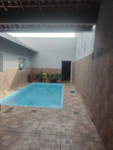 OPORTUNIDADE IMPERDÍVEL - CASA AMPLA COM PISCINA NO RESIDENCIAL UNIVERSITÁRIO