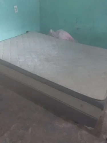 Cama box de casal.