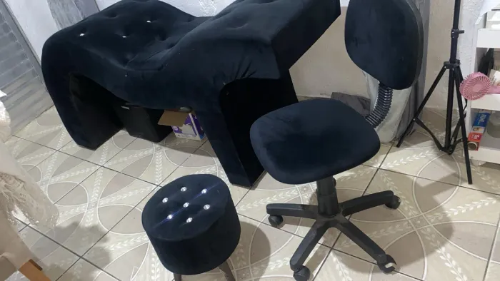 Vendo Maca para extençao de cilios acompanha cadeira e banquinho