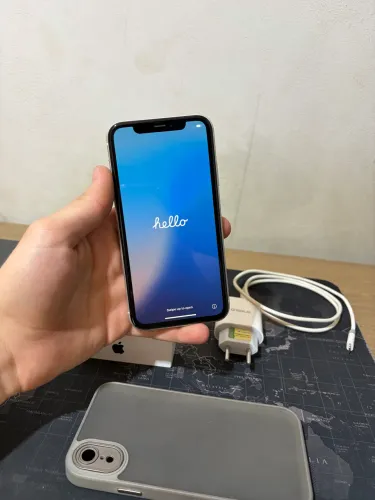 iPhone XR 64g branco