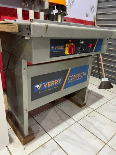 Máquina coladeira de fita de MDF