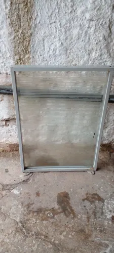 Divisória de vidro jateado
