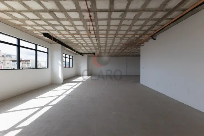 SALA COMERCIAL | EXCELENTE LOCALIZAÇÃO E ESPAÇO