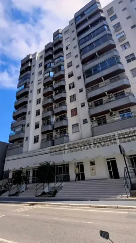 Apartamento no Kobrasol de 3 dormitórios com suíte, dependência completa e garagem