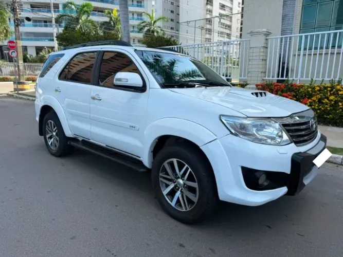 Toyota Hilux SW4 SRV D4-d 4X4 3.0 TDI Dies. AUT 2014