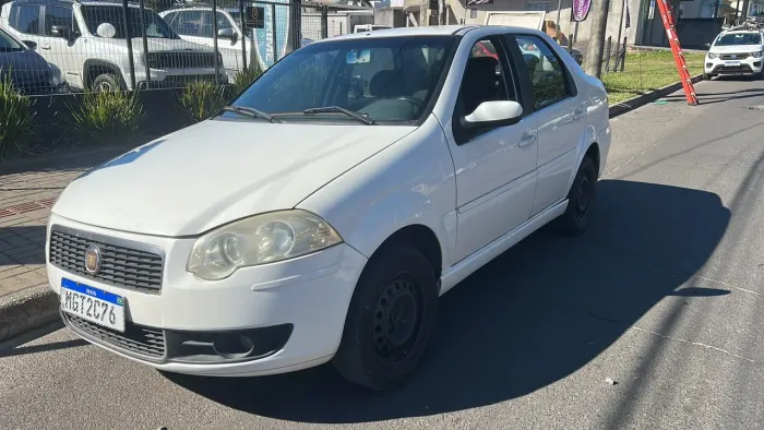 Fiat Siena Tetrafuel 1.4 MPI Fire Flex 8V 4P 2010