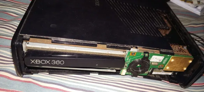 Xbox 360 desbloqueado (Sem o cabo flat mas liga normal) funcionando perfeitamente