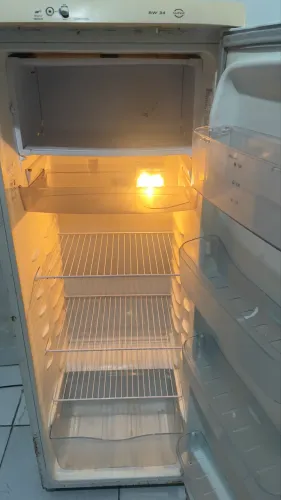 ElectroluxRw34 funcionando normalmente algumas marcas de uso.