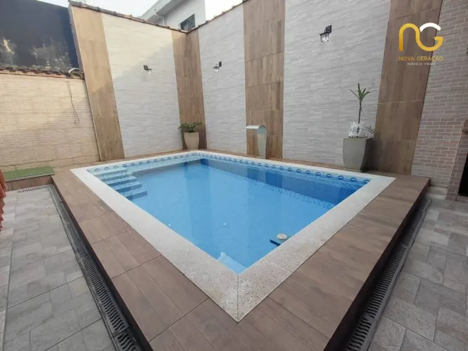 Casa à venda por R$ 1000.000,00 - Mirim- Praia Grande/SP