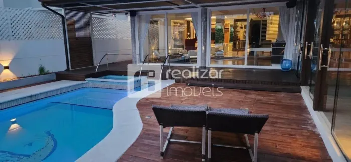 Casa 5 suítes no bairro Jurerê Internacional em Florianópolis