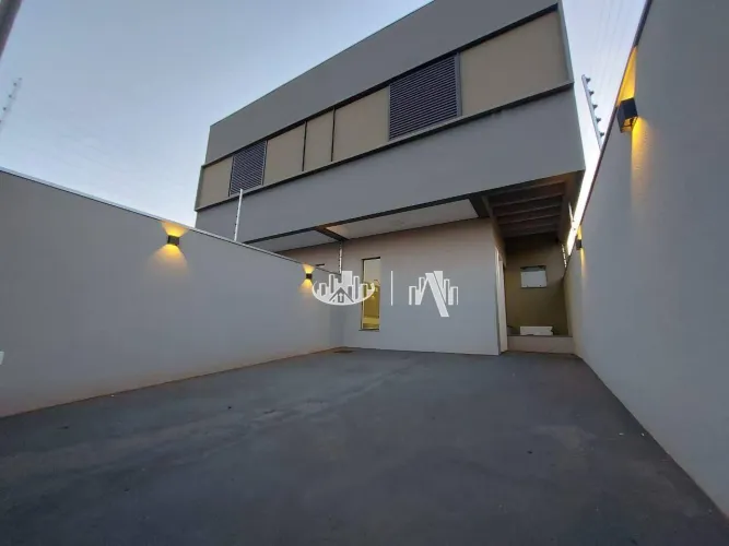 Sobrado com 3 Quartos à venda, 110 m² por R$ 660.000 - Jardim da Luz - Londrina/PR