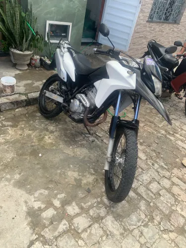 Vende-se XRE 300