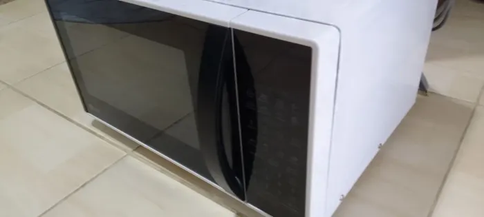 Vendo micro ondas 30l .