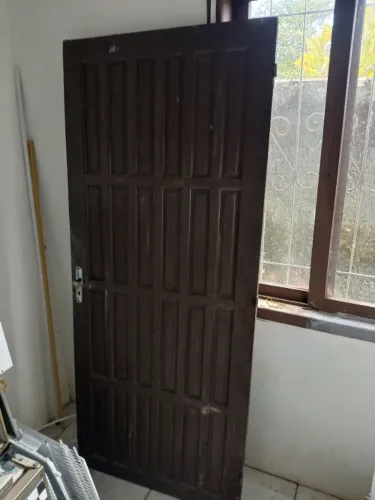Porta Externa Madeira 1,90x0,80m