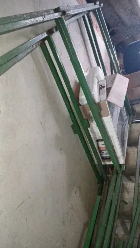 Vendo 2 Banca de ferro de montar