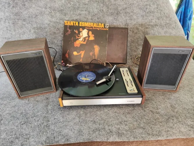 VITROLA TOCA DISCO PHILIPS 703 + CAIXAS ORIGINAIS