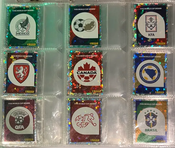 48 ESCUDOS FIGURINHAS DA COPA 