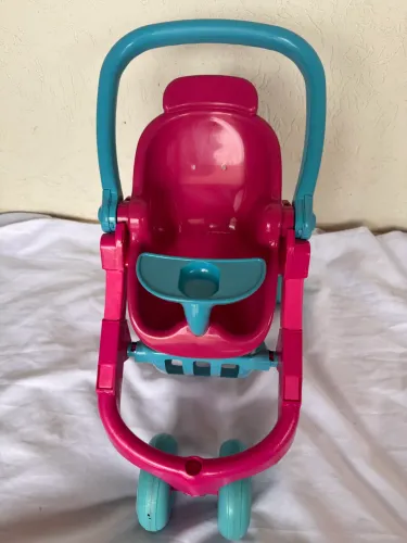 Carrinho de boneca