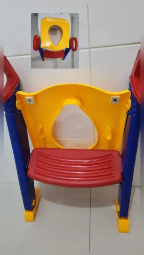 Assento redutor infantil com escada  menino e menina