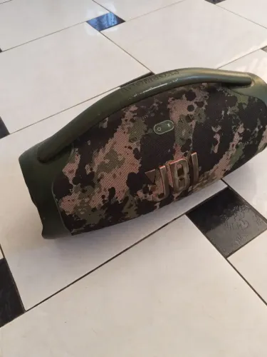 JBL bombox 3