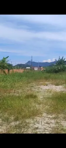 Repasse de financiamento, troco como entrada em uma casa linear com quintal em Maricá