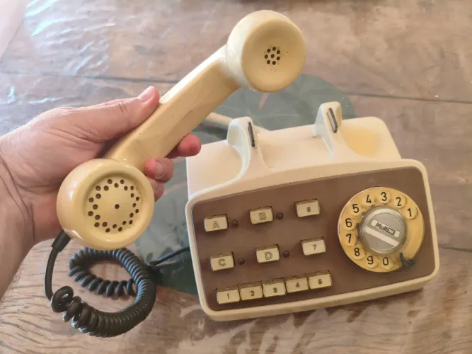 Telefone antigo