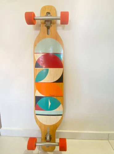 Skate longboard Loaded Dervish Sama Completo - Trucks Paris, rodas orangatang.
