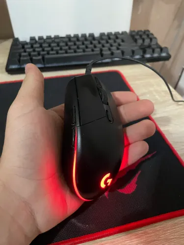 Mouse logitech g203