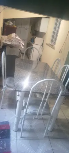 Mesa com cadeira