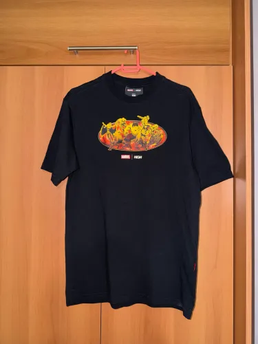 Camiseta HIGH x MARVEL preta PP