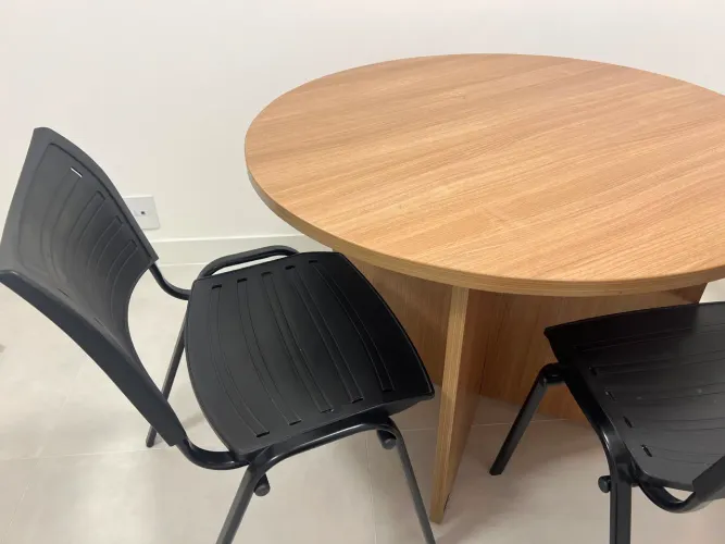 MESA E CADEIRA ESCRITÓRIO 