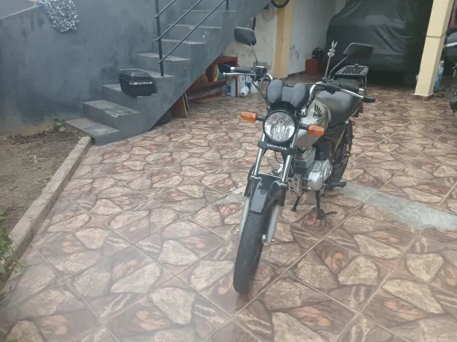 Vende se Titan 150es 2008