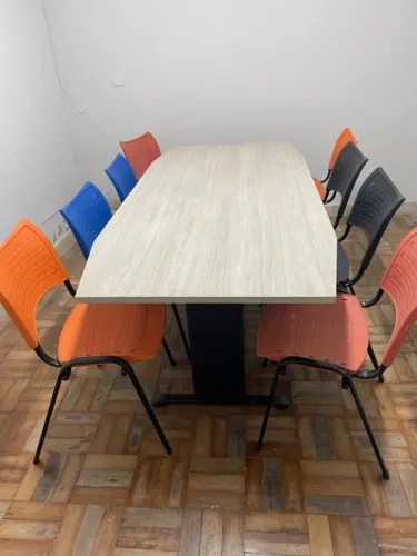 Mesa Reunião com 8 cadeiras