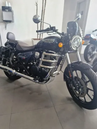 Royal Enfield Meteor 350 só 4000 Km