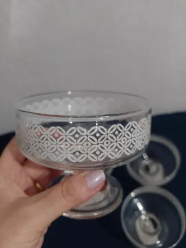 Jogo de sobremesa ruvolo taça vidro decorado 4 unidades. 