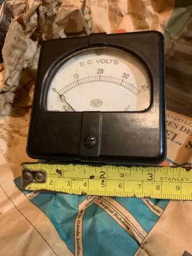 Voltímetro Analógico Vintage Chassi de Rádio