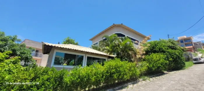 CASA PARA VENDA - CONDOMÍNIO DOS PÁSSAROS - O condomínio disponibiliza de lazer e seguranç