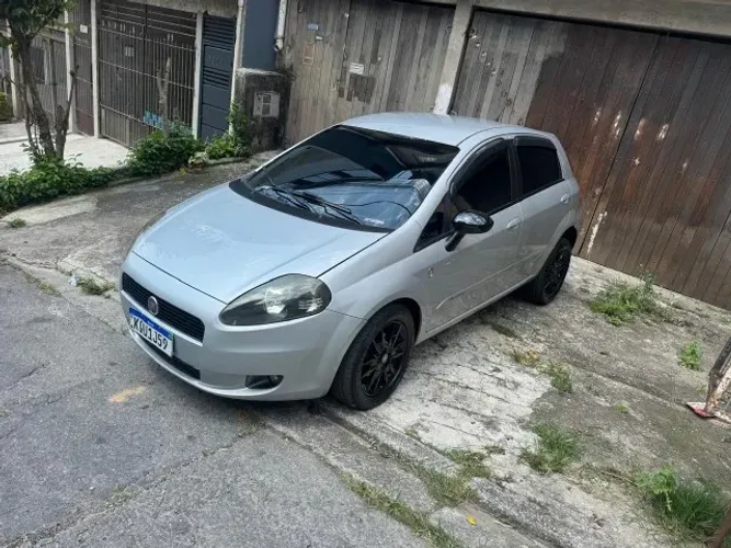 Fiat Punto Attractive Italia 1.4 F.flex 8V 5P 2012