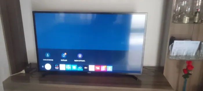 Vendo TV Samsung 43 polegadas. Smart.