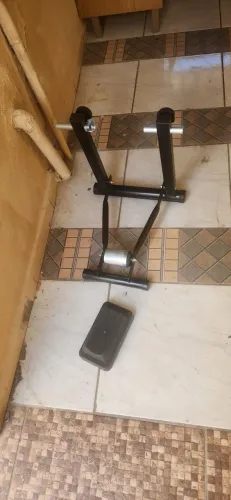 Rolo de treino dobrável com suporte base niveladora
