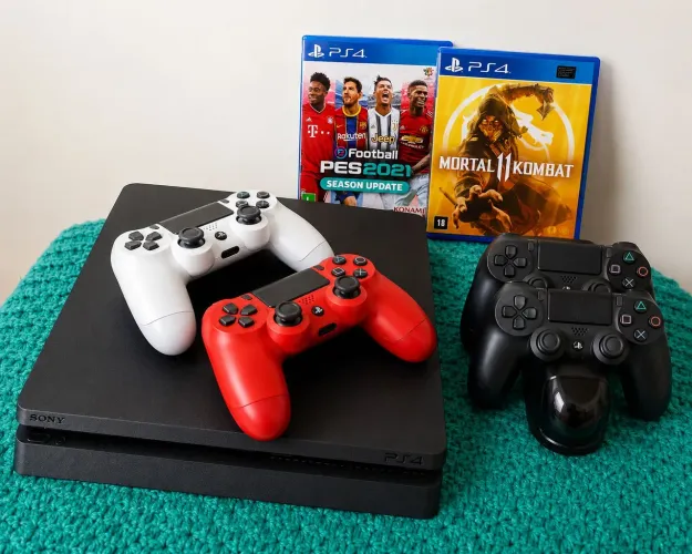 Playstation 4 sim 500 GB